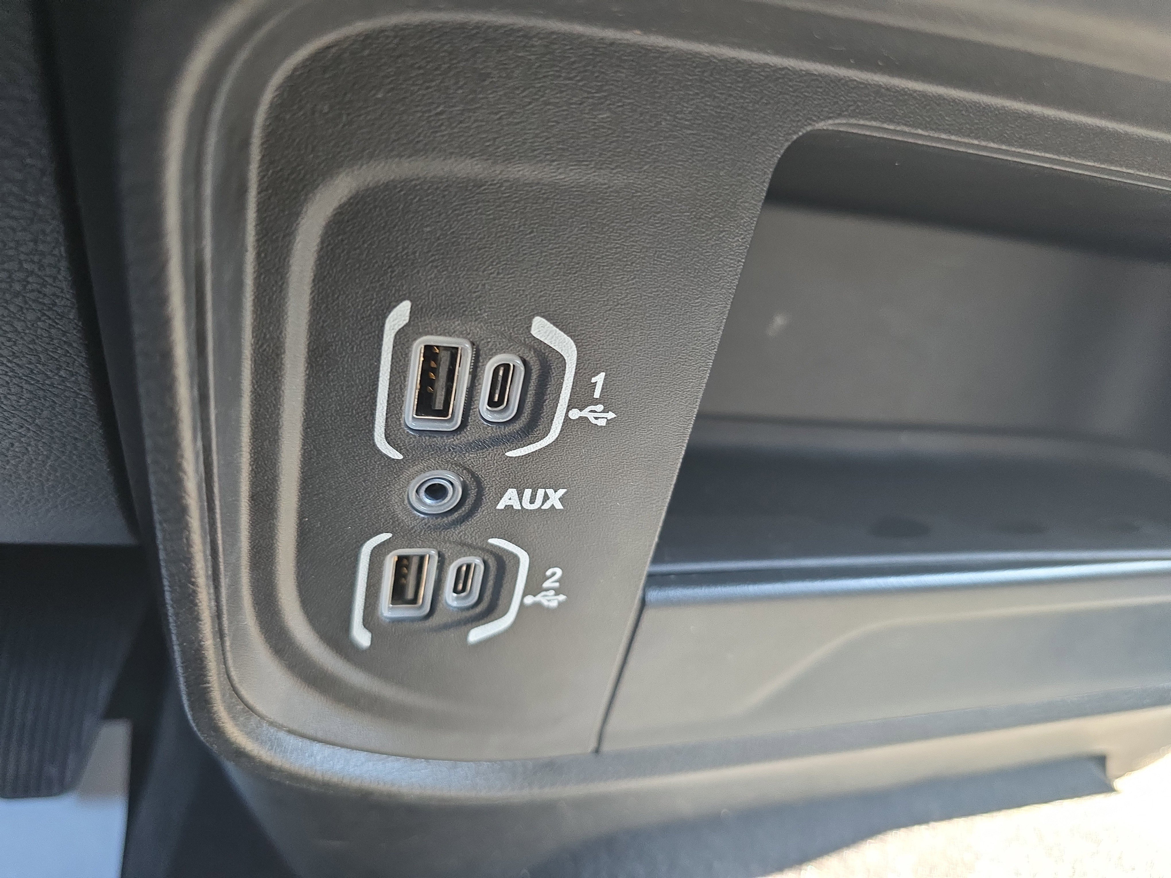 Used 2024 RAM 2500 Laramie image 32