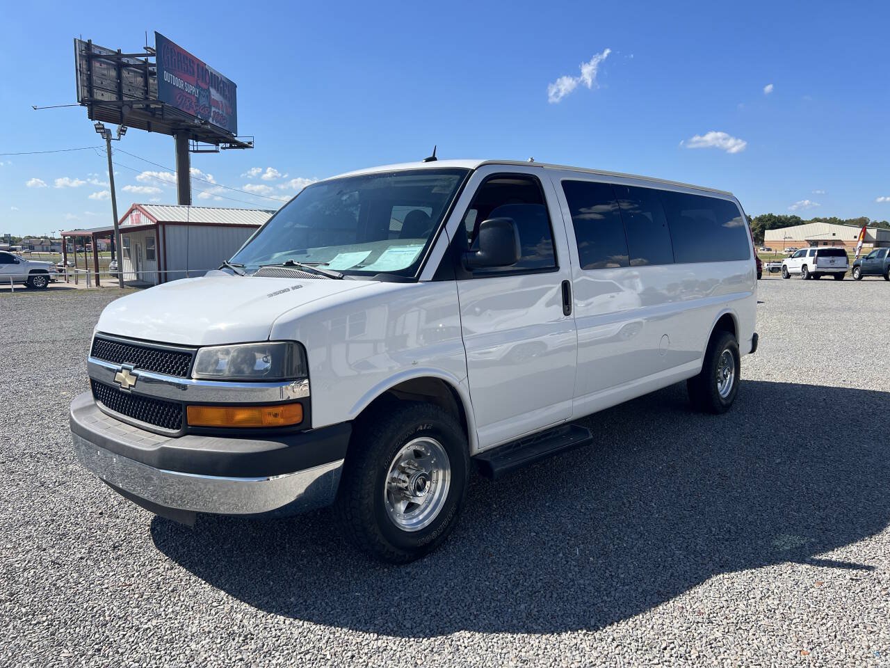 Used 2015 Chevrolet Express 3500 LT w/ LT Preferred Equipment Group RWD image 2