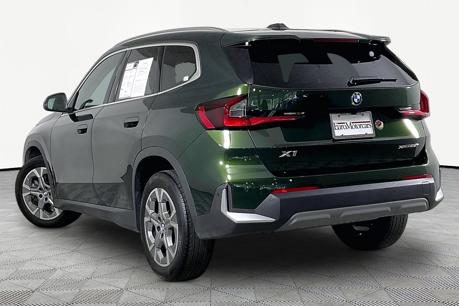 Certified 2023 BMW X1 xDrive28i w/ Convenience Package AWD/4WD image 5