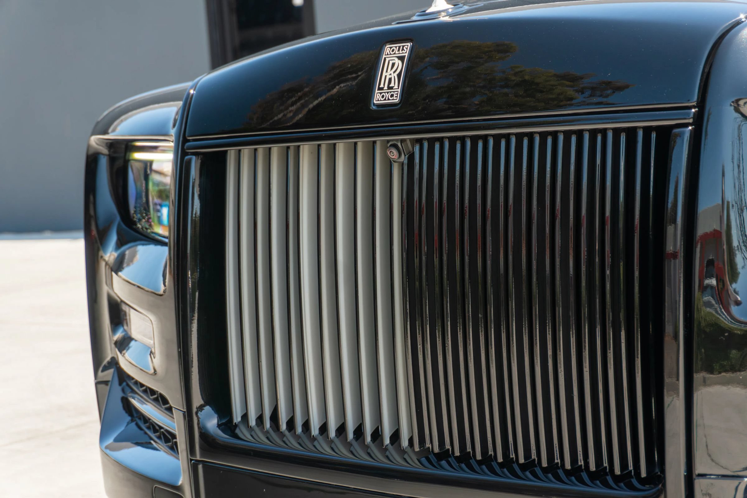 Used 2024 Rolls-Royce Phantom Sedan w/ The Phantom Package RWD image 36