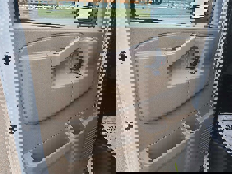 Used 2017 GMC Savana 2500 2500 3DR EXTENDED CARGO VAN/V8 image 8