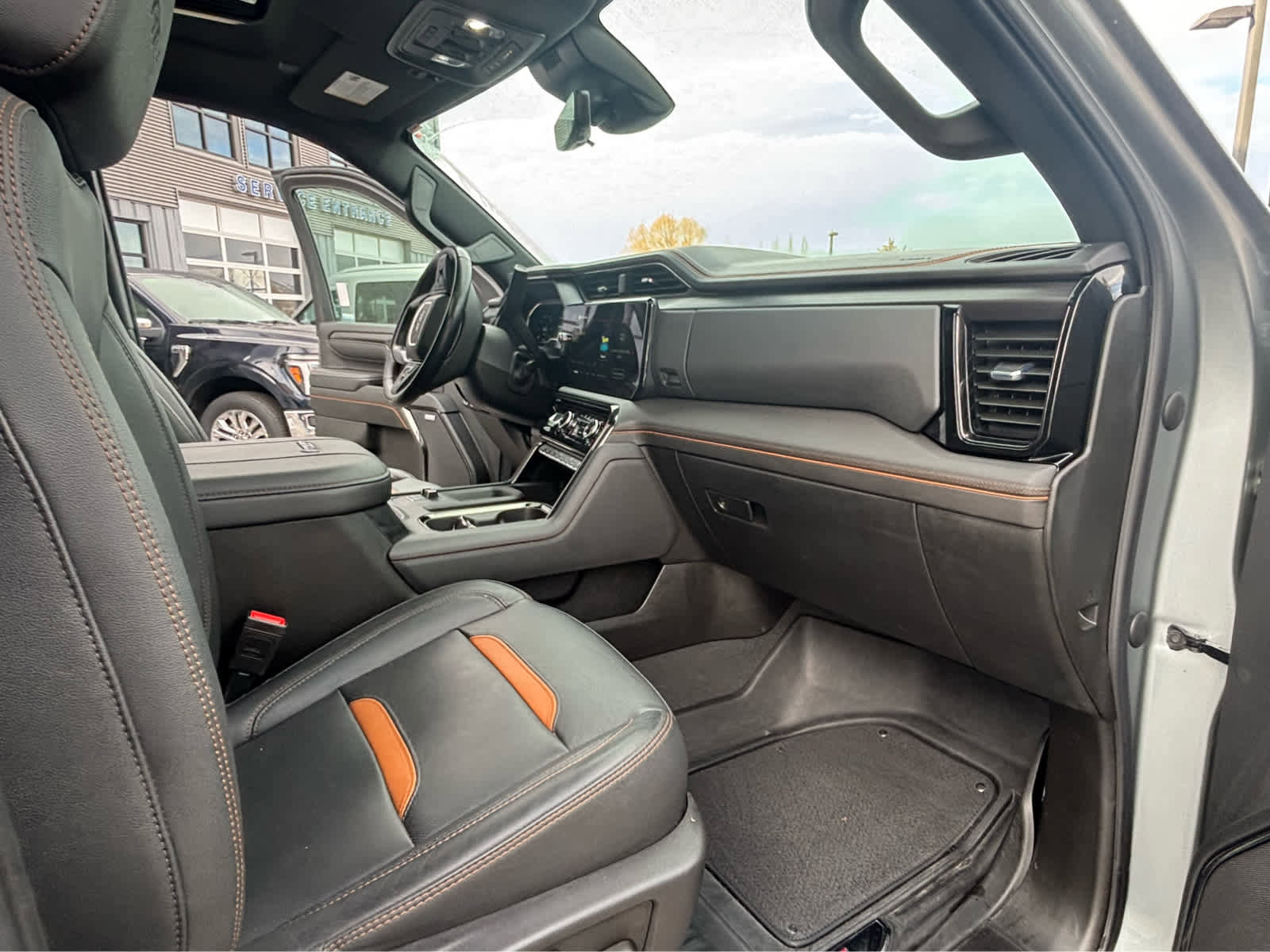 Used 2024 GMC Sierra 2500 AT4 w/ AT4 Premium Plus Package image 34