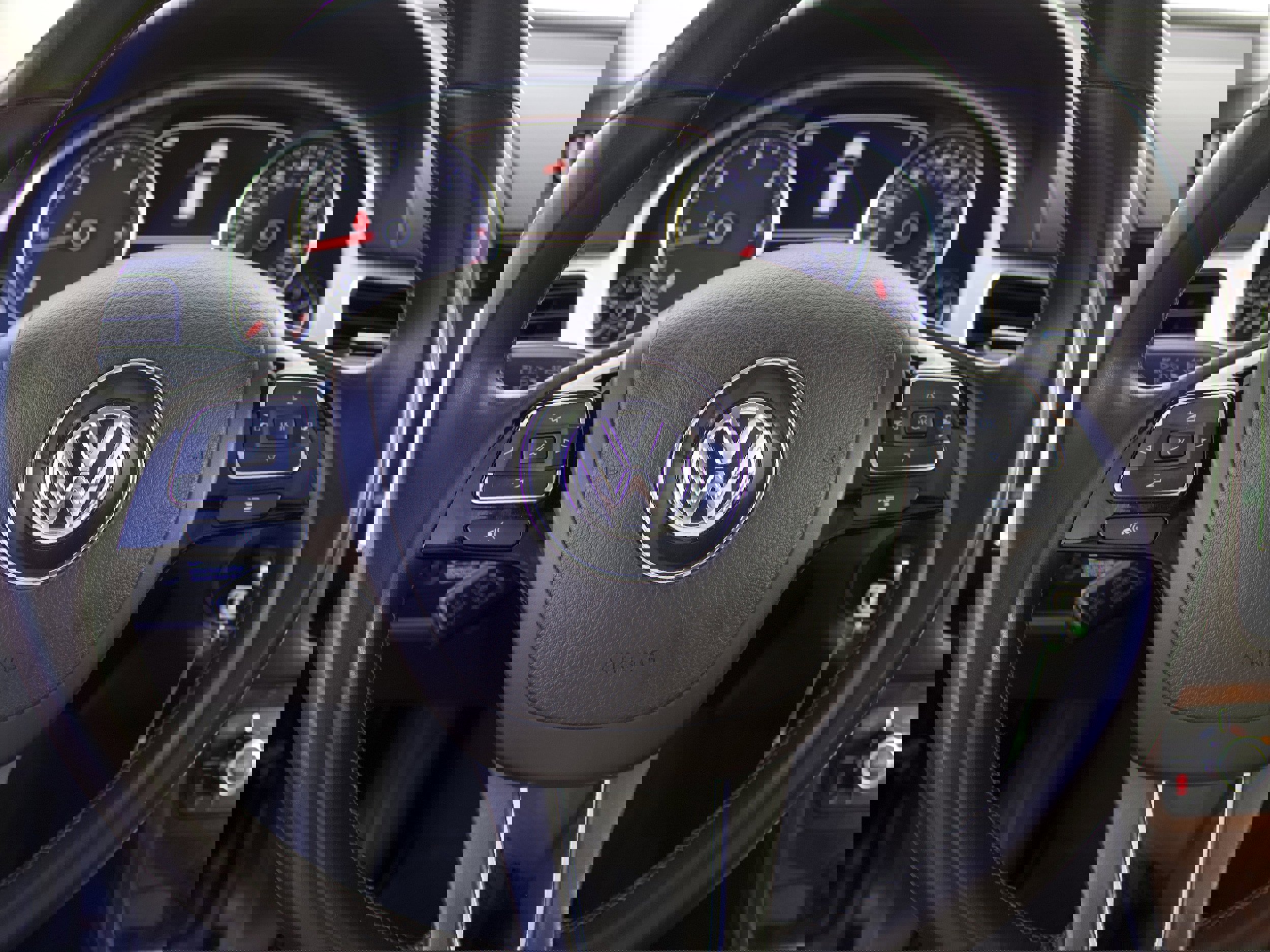 Used 2013 Volkswagen Touareg Executive image 16