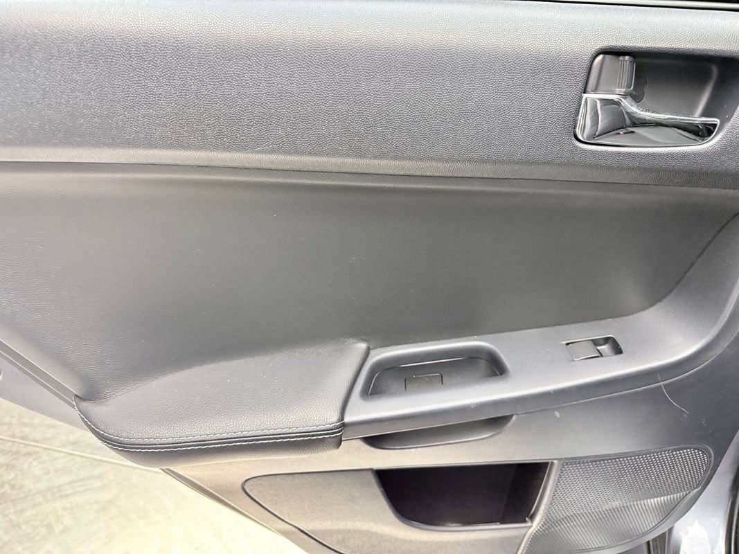 Used 2010 Mitsubishi Lancer Evolution MR AWD/4WD image 17