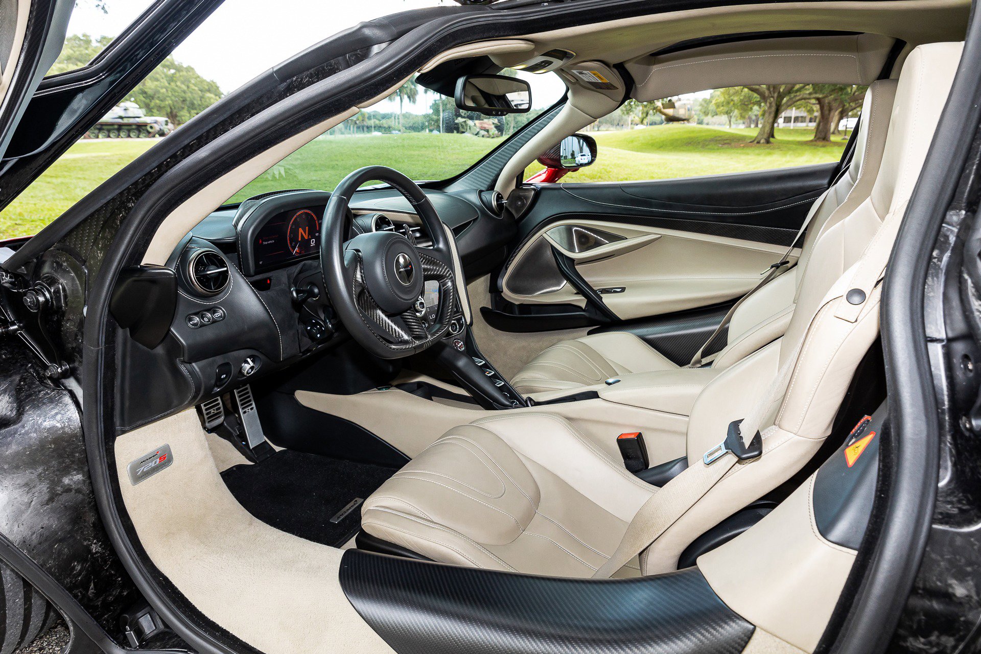 Used 2018 McLaren 720S Luxury RWD image 44