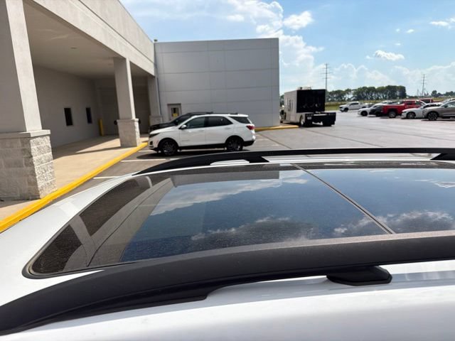 Used 2022 Chevrolet Equinox LT AWD/4WD image 3