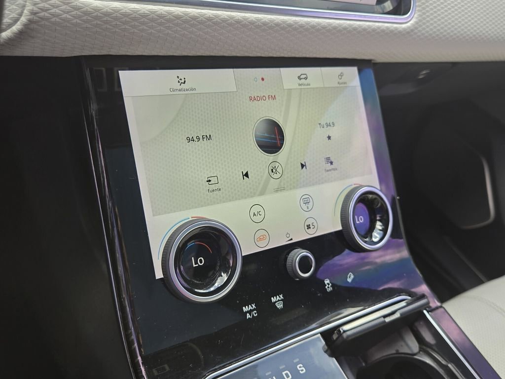 Used 2019 Land Rover Range Rover Velar R-Dynamic SE AWD/4WD image 19