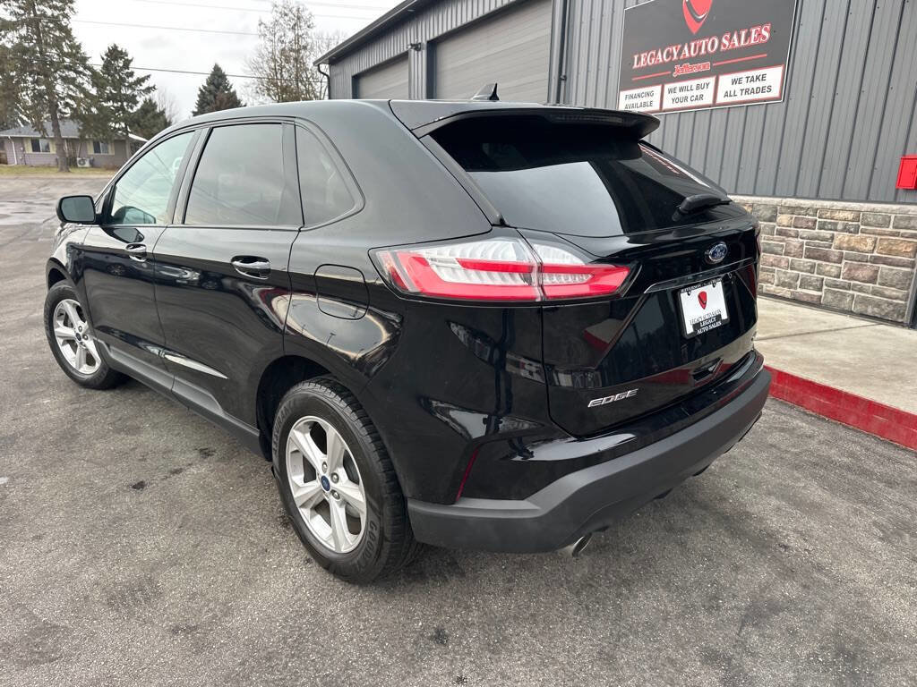 Used 2019 Ford Edge SE image 3
