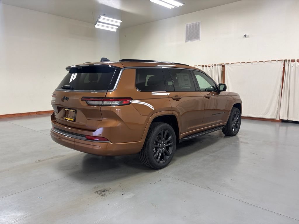 New 2026 Jeep Grand Cherokee L Limited AWD/4WD image 8