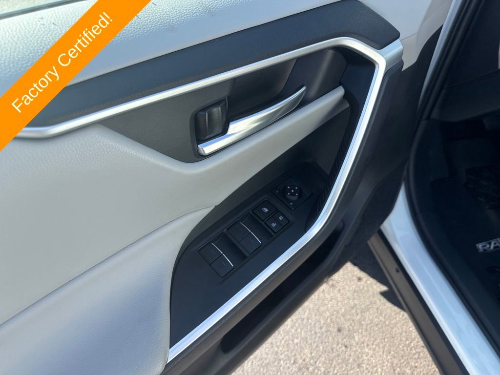 Used 2025 Toyota RAV4 XLE image 11