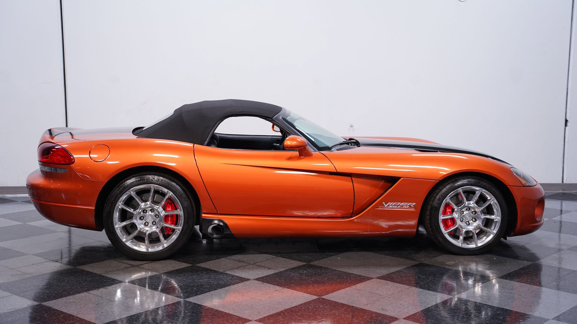 Used 2010 Dodge Viper SRT-10 image 12