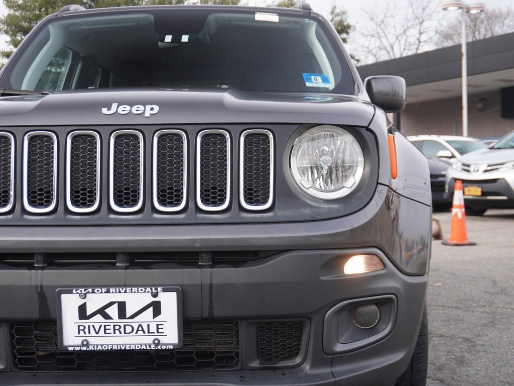 Used 2018 Jeep Renegade Latitude image 9
