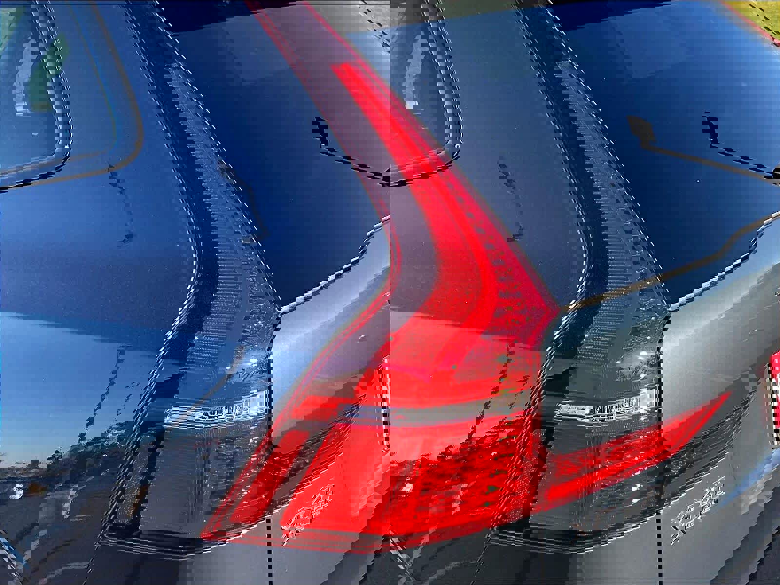 Used 2025 Volvo XC60 B5 Core image 32