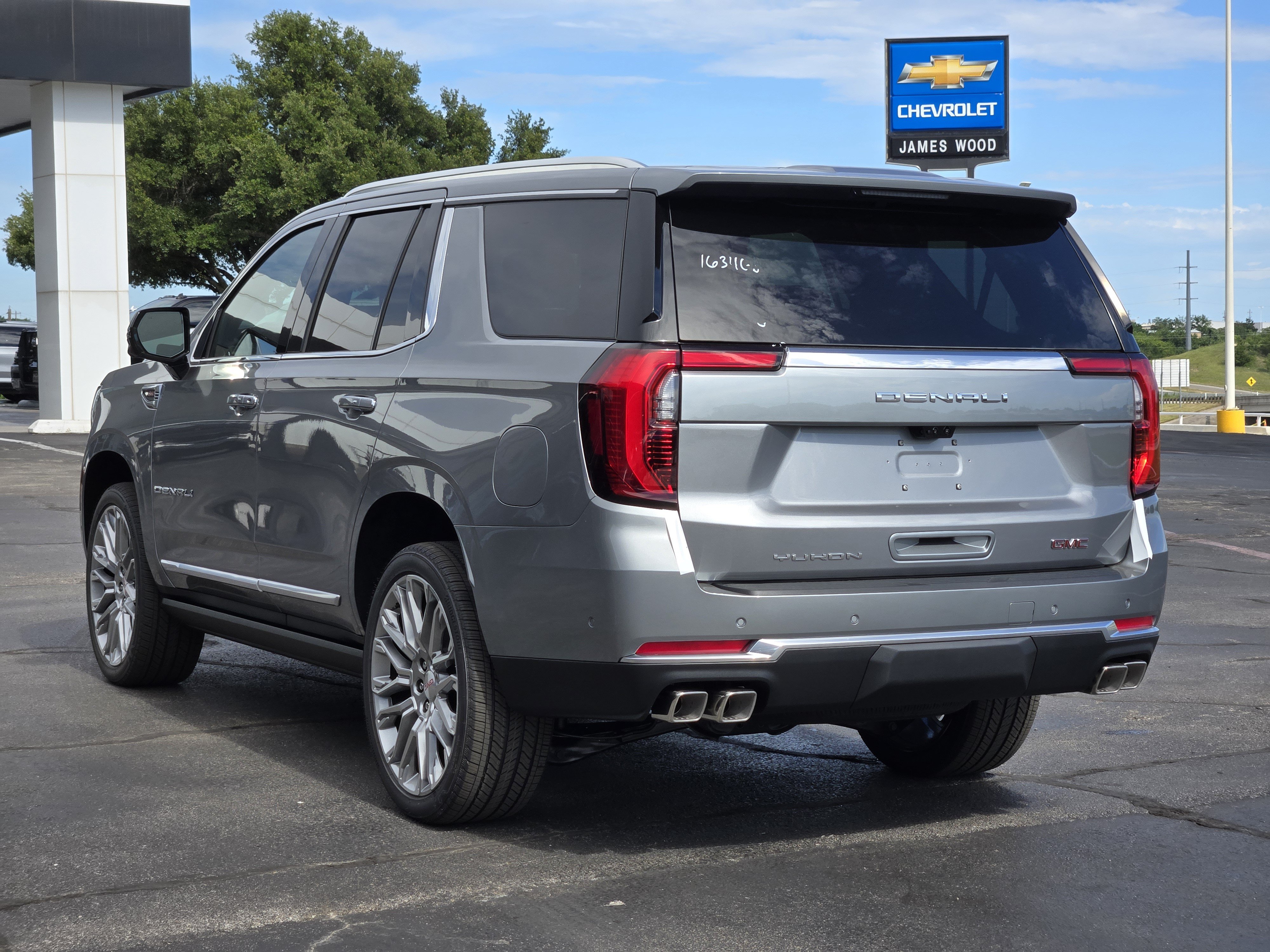 New 2026 GMC Yukon Denali w/ Denali Reserve Package AWD/4WD image 3