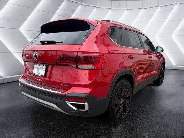 Certified 2024 Volkswagen Taos SE image 4