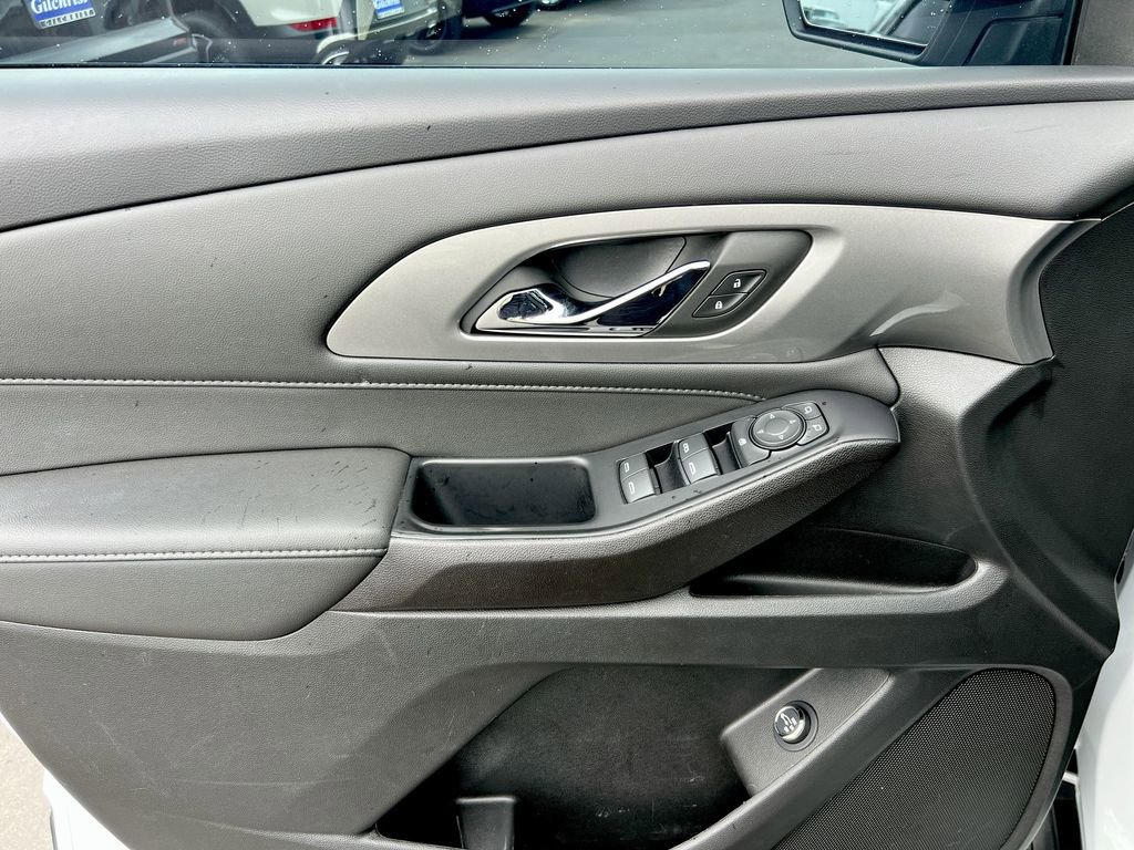 Used 2023 Chevrolet Traverse LT w/ Rear Camera Mirror Package AWD/4WD image 19