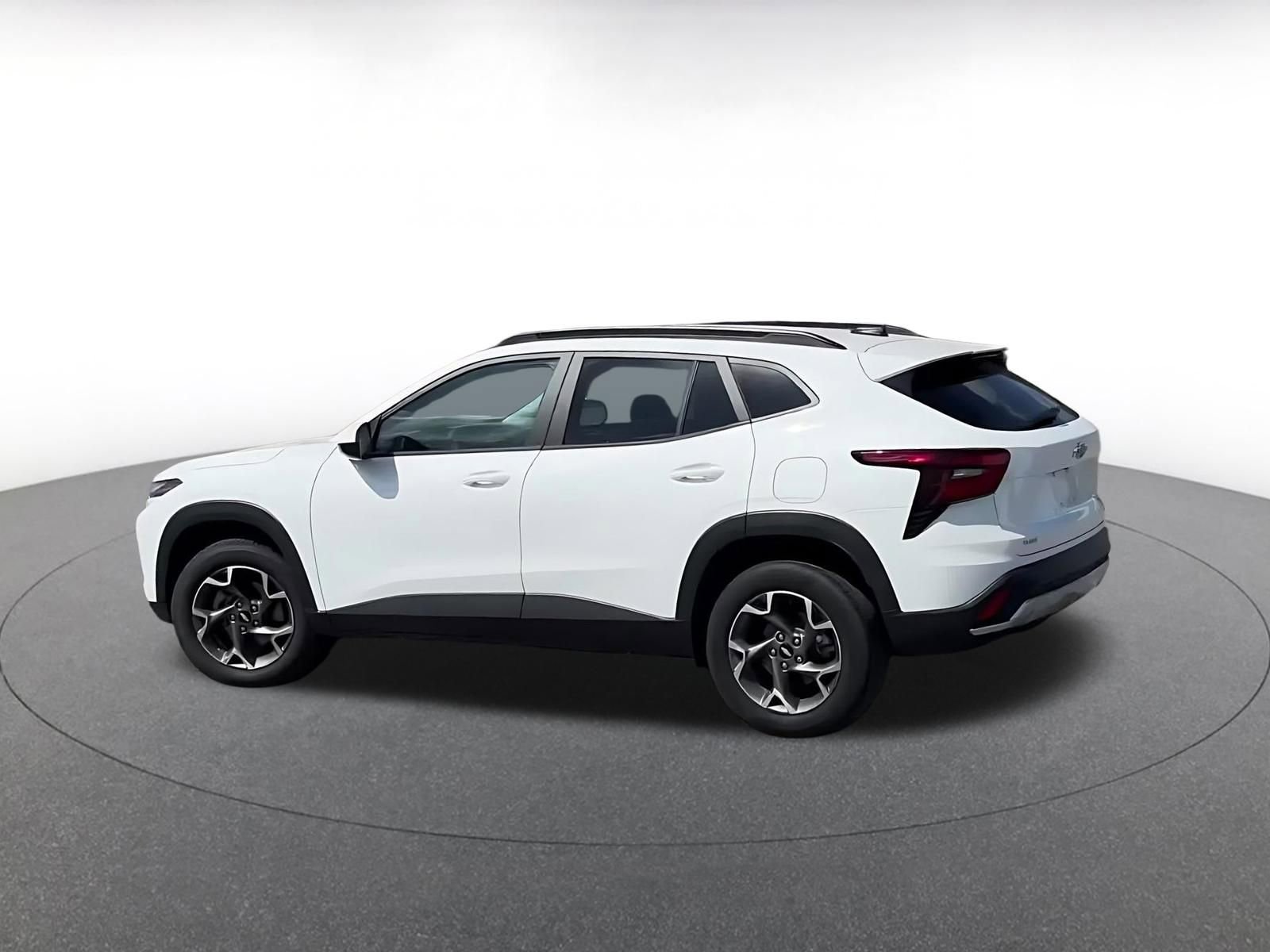 Used 2025 Chevrolet Trax LT image 10