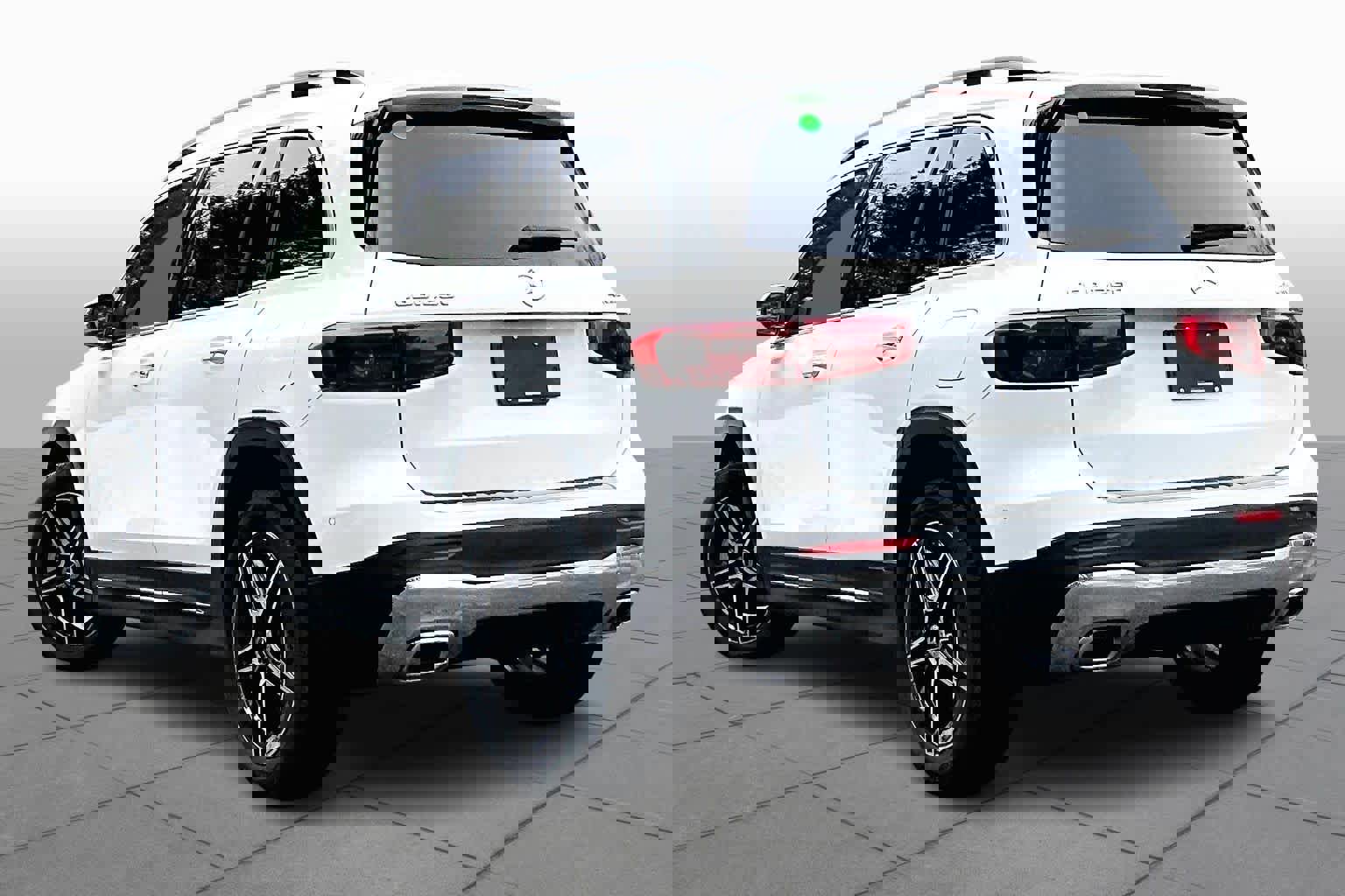 New 2026 Mercedes-Benz GLB 250 4MATIC image 4