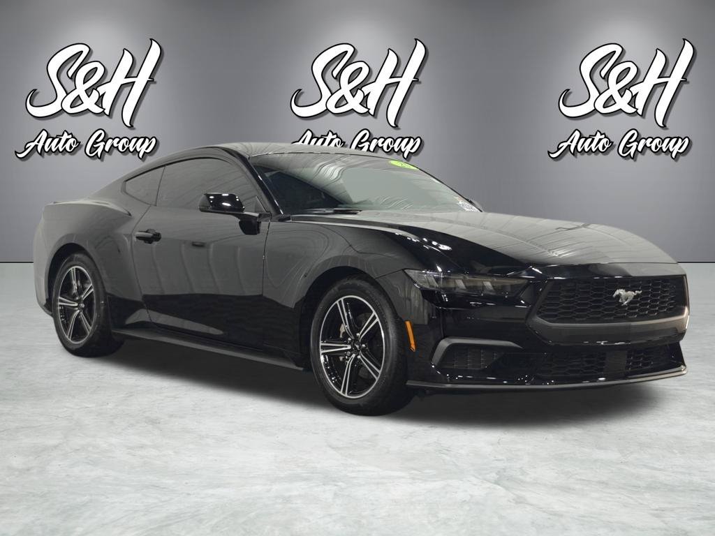 Used 2025 Ford Mustang Premium RWD image 2