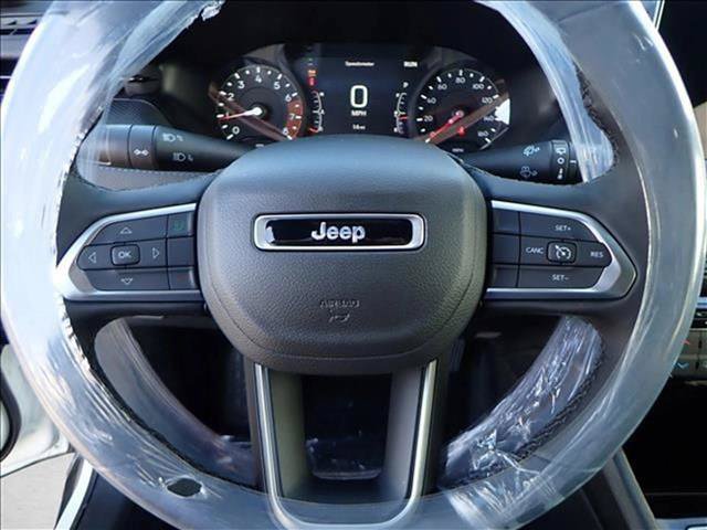 New 2026 Jeep Compass Latitude w/ Sun and Sound Group AWD/4WD image 15