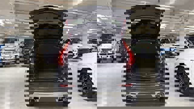 Used 2019 Cadillac XT4 Premium Luxury w/ Technology Package image 7