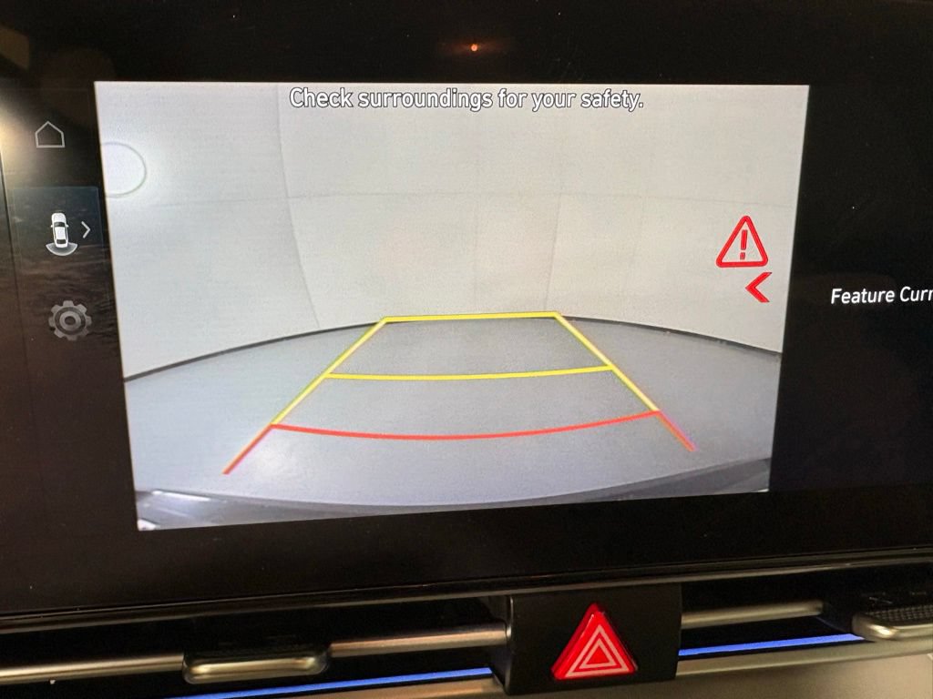 Used 2025 Hyundai Elantra Limited FWD image 28