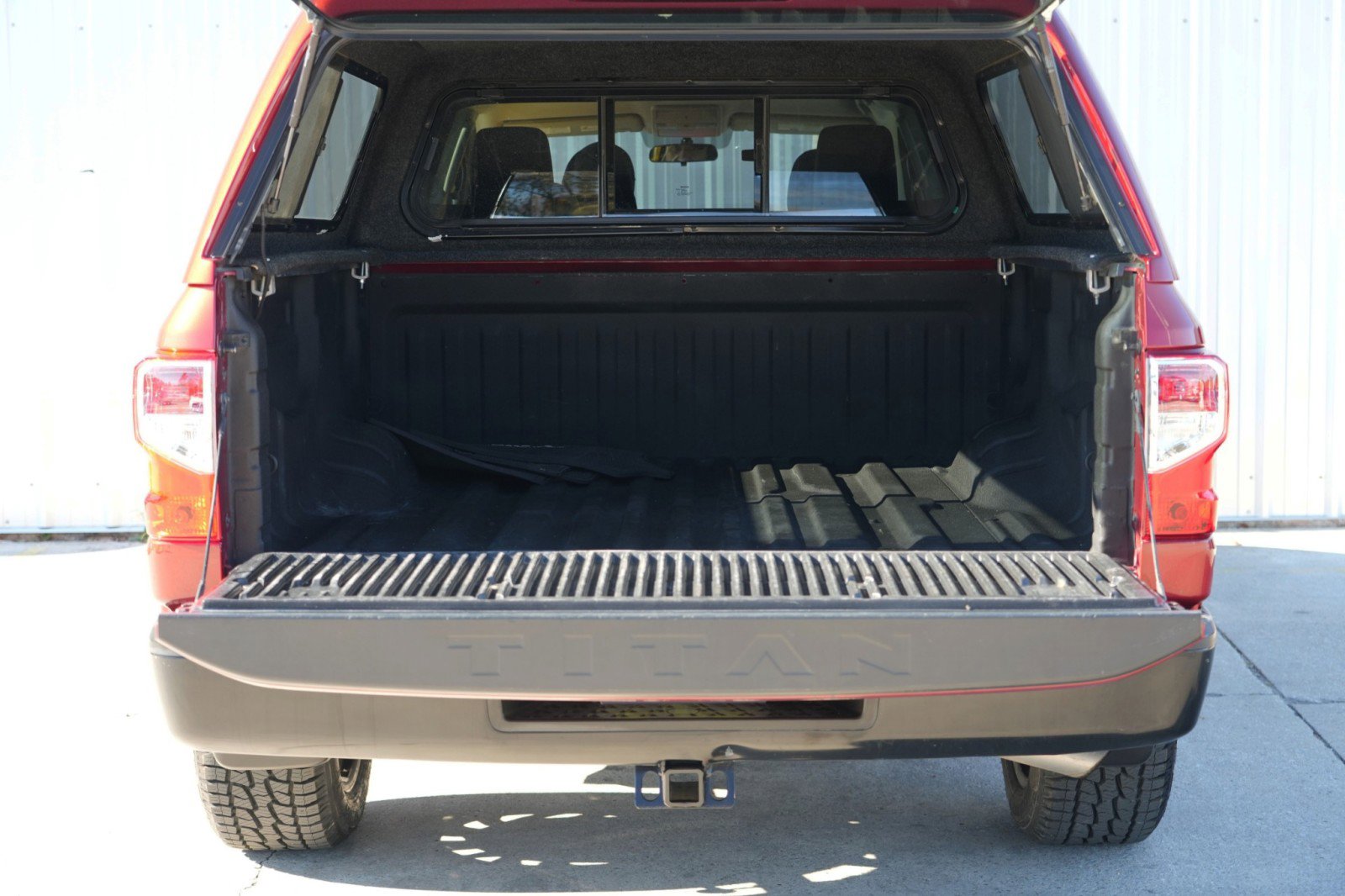 Used 2017 Nissan Titan S image 8