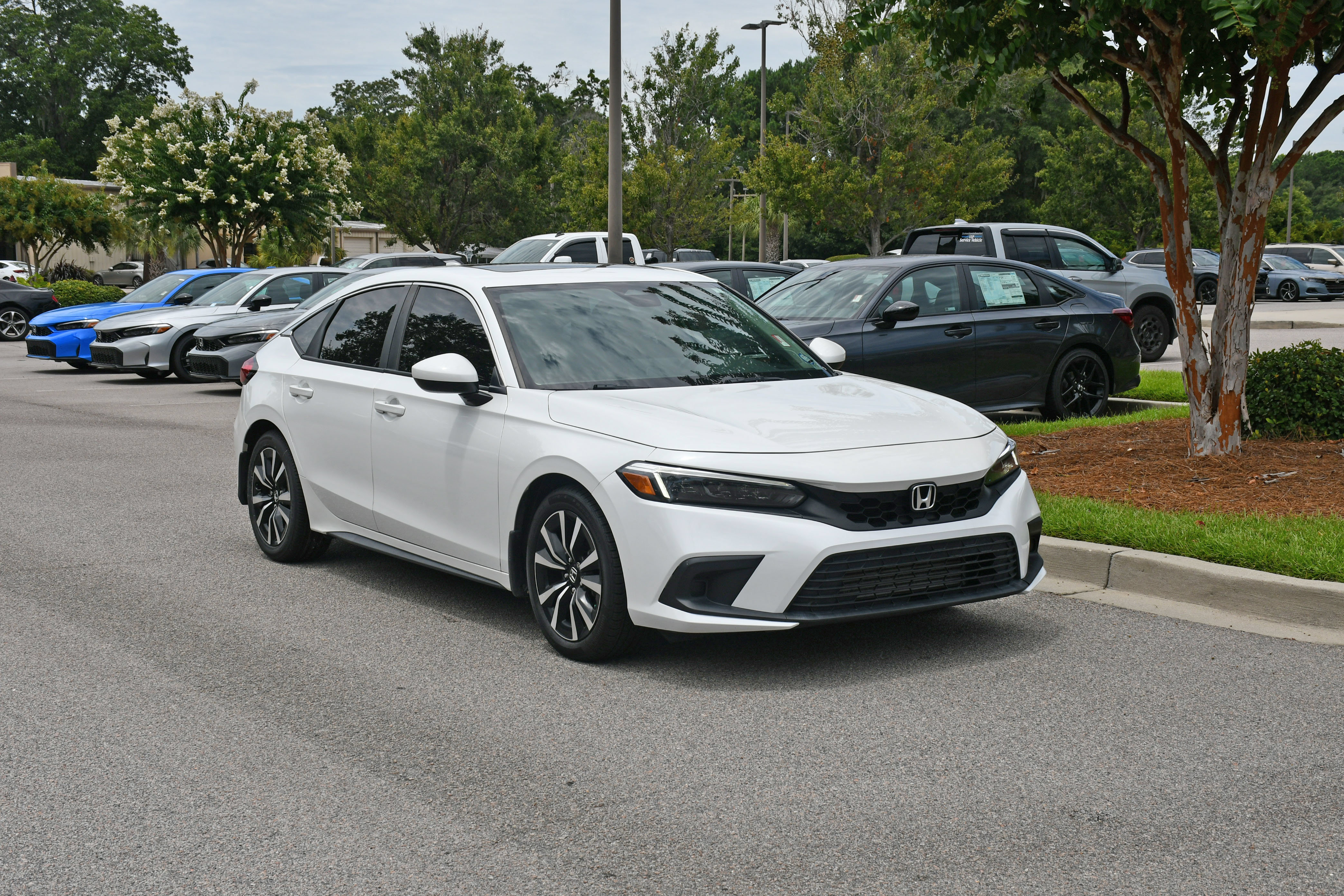 Used 2023 Honda Civic EX-L image 6