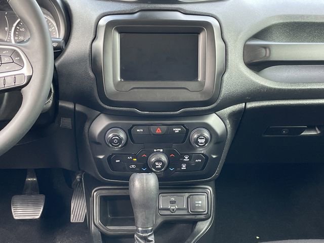 Used 2019 Jeep Renegade Latitude FWD image 14