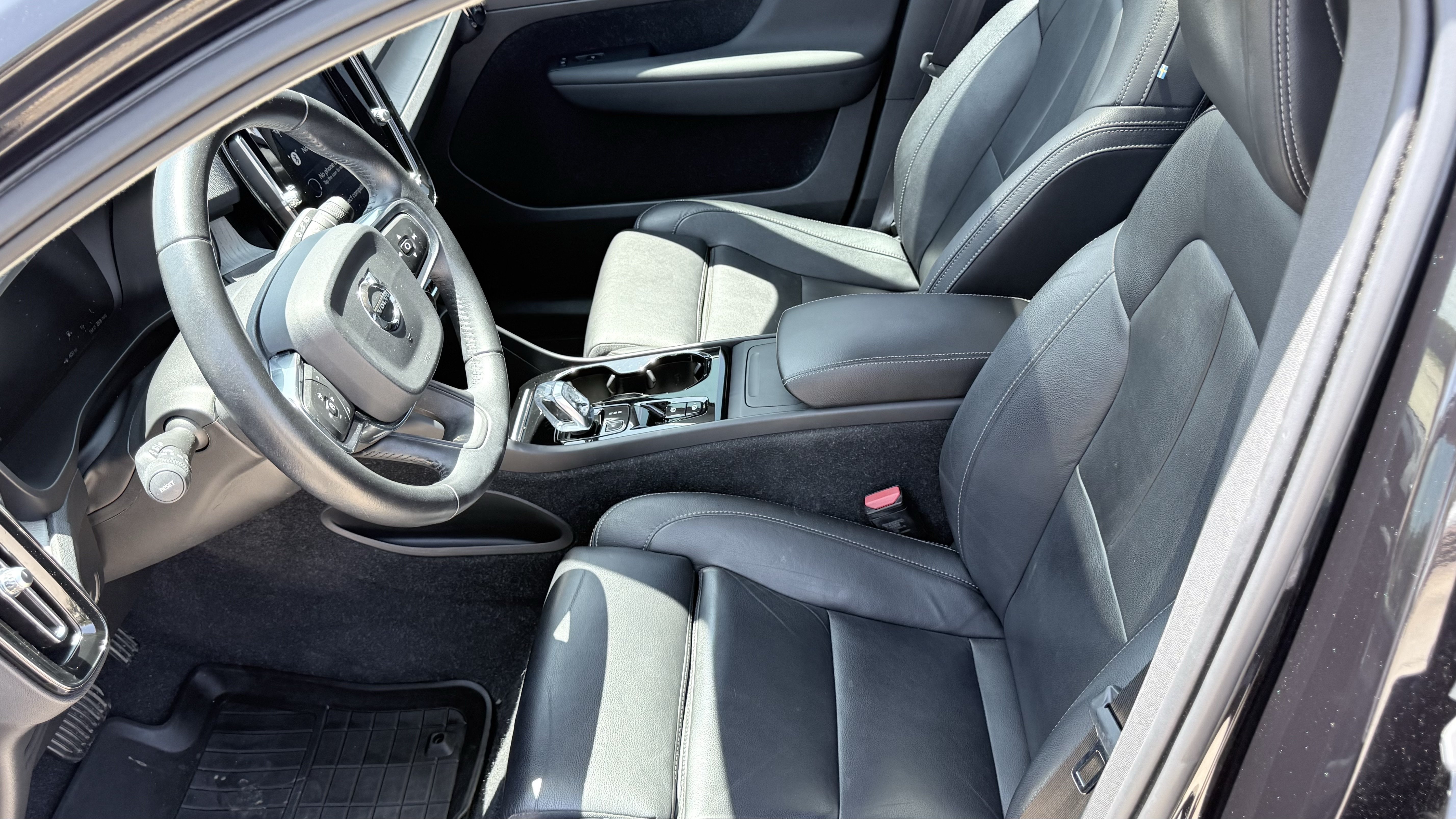 Used 2021 Volvo XC40 T5 Inscription w/ Climate Package AWD/4WD image 27