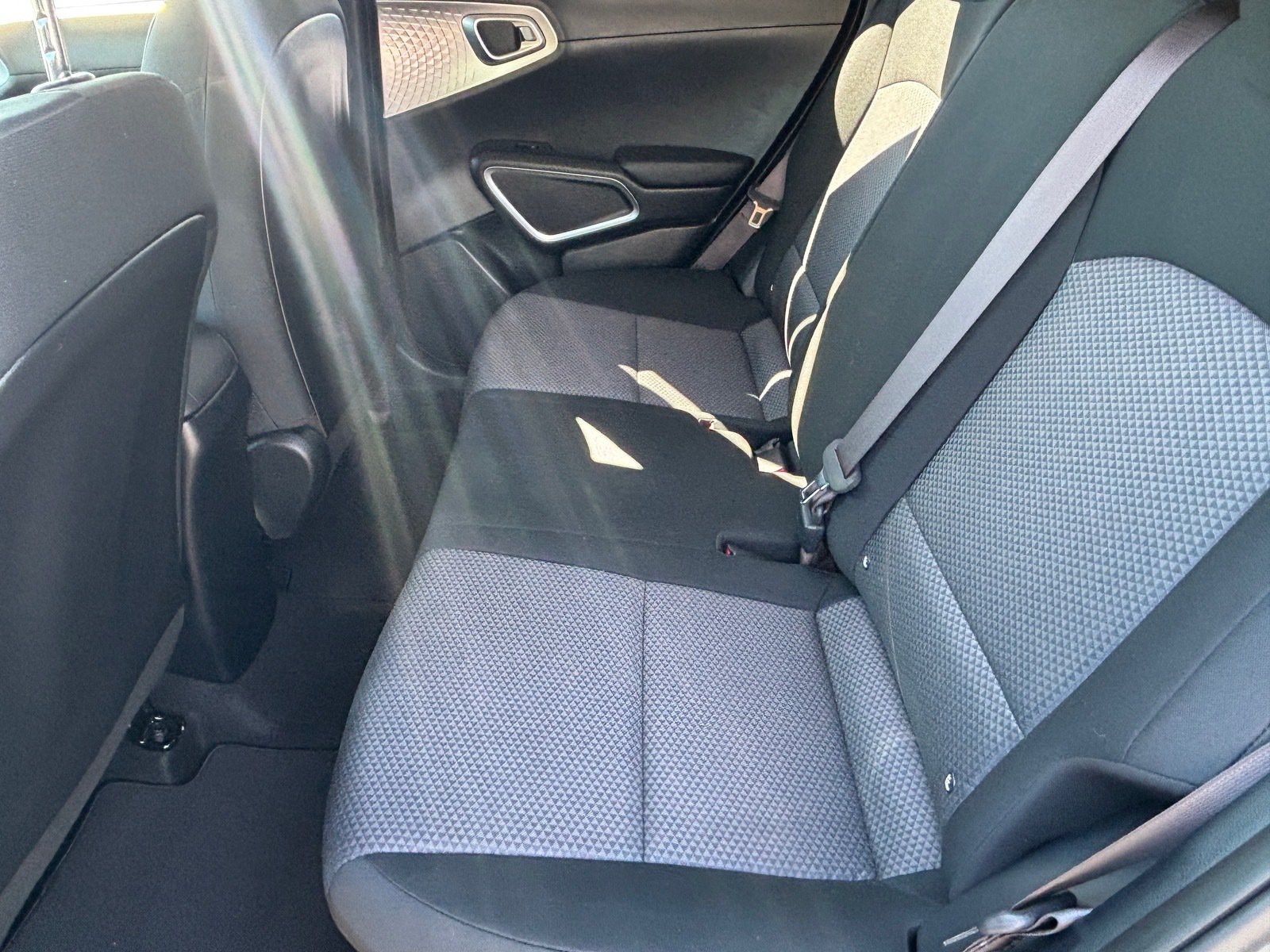 Used 2025 Kia Soul LX w/ LX Technology Package FWD image 28