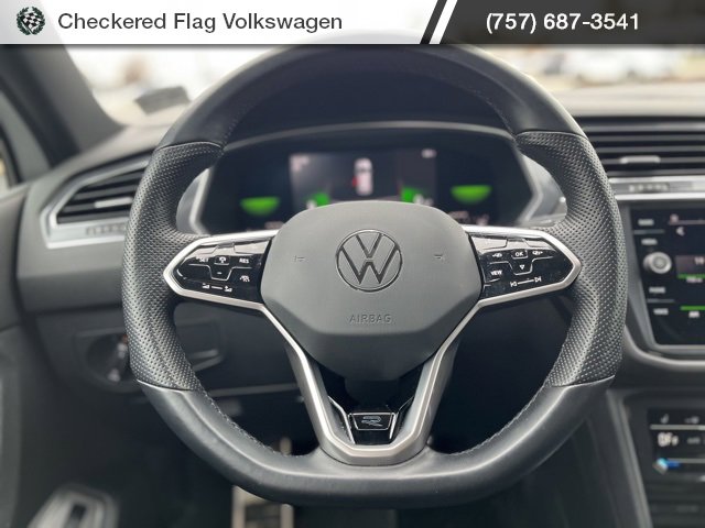 Used 2022 Volkswagen Tiguan SE R-Line image 33