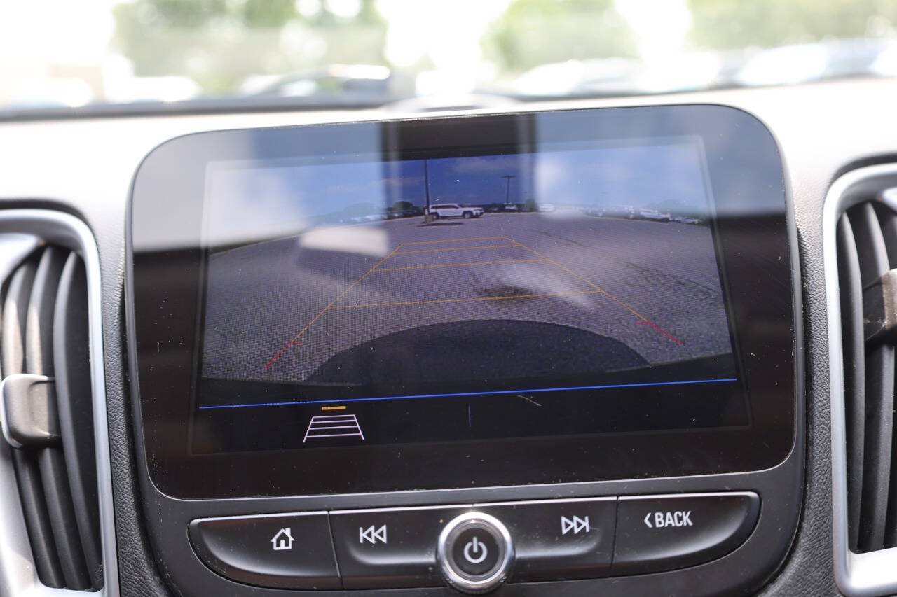 Used 2020 Chevrolet Malibu LS FWD image 21