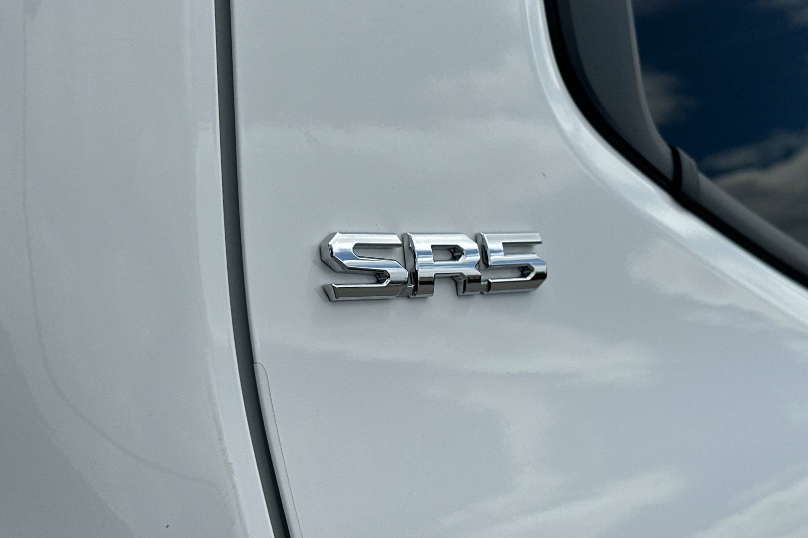 Used 2024 Toyota Tacoma SR5 AWD/4WD image 33