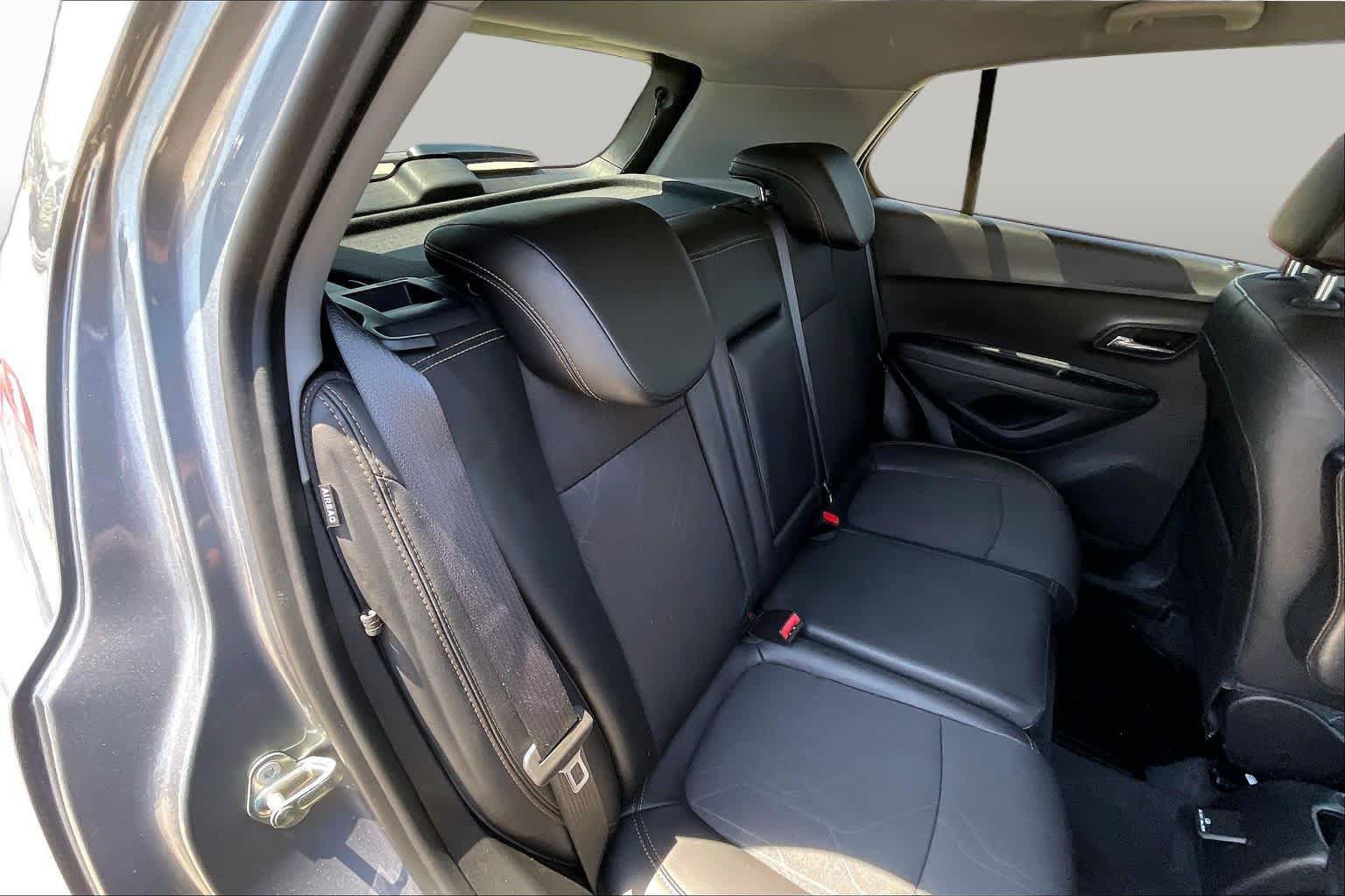 Used 2020 Chevrolet Trax LT w/ Driver Confidence Package FWD image 19