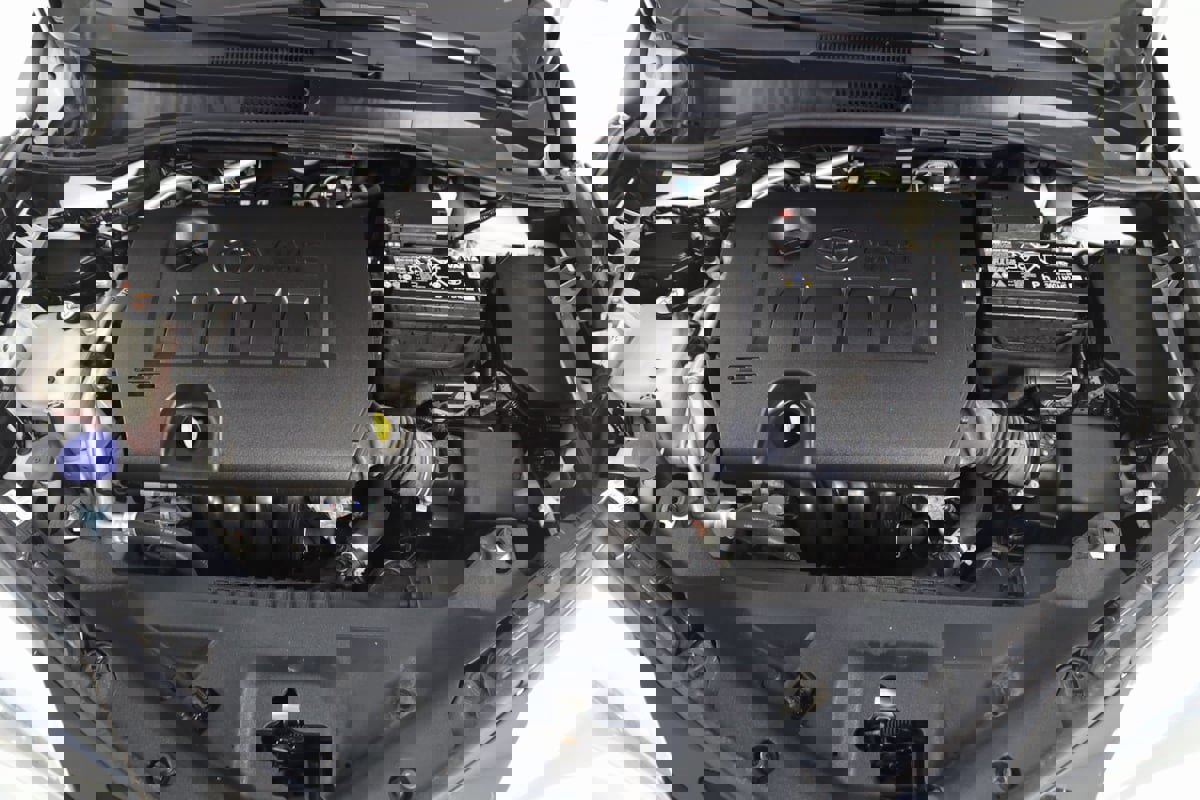 Used 2021 Toyota C-HR LE image 48