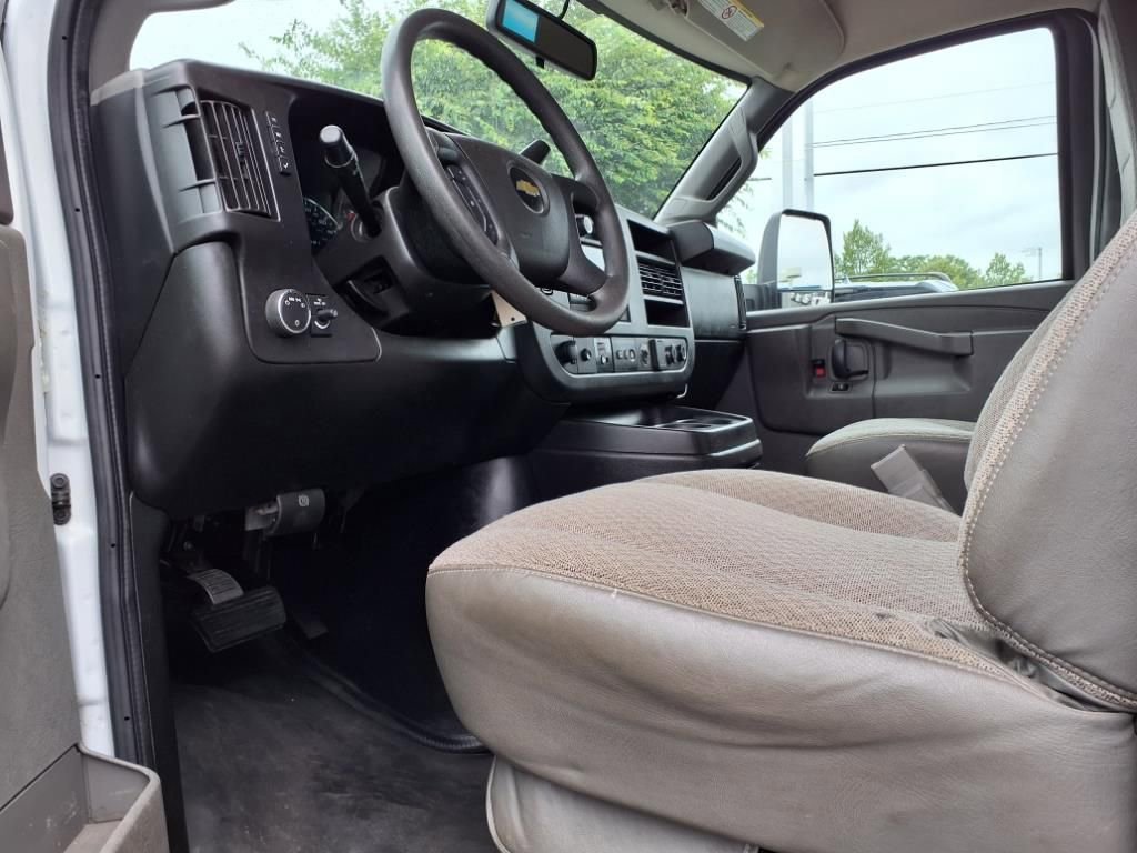 Used 2019 Chevrolet Express 3500 w/ Power Convenience Package image 8