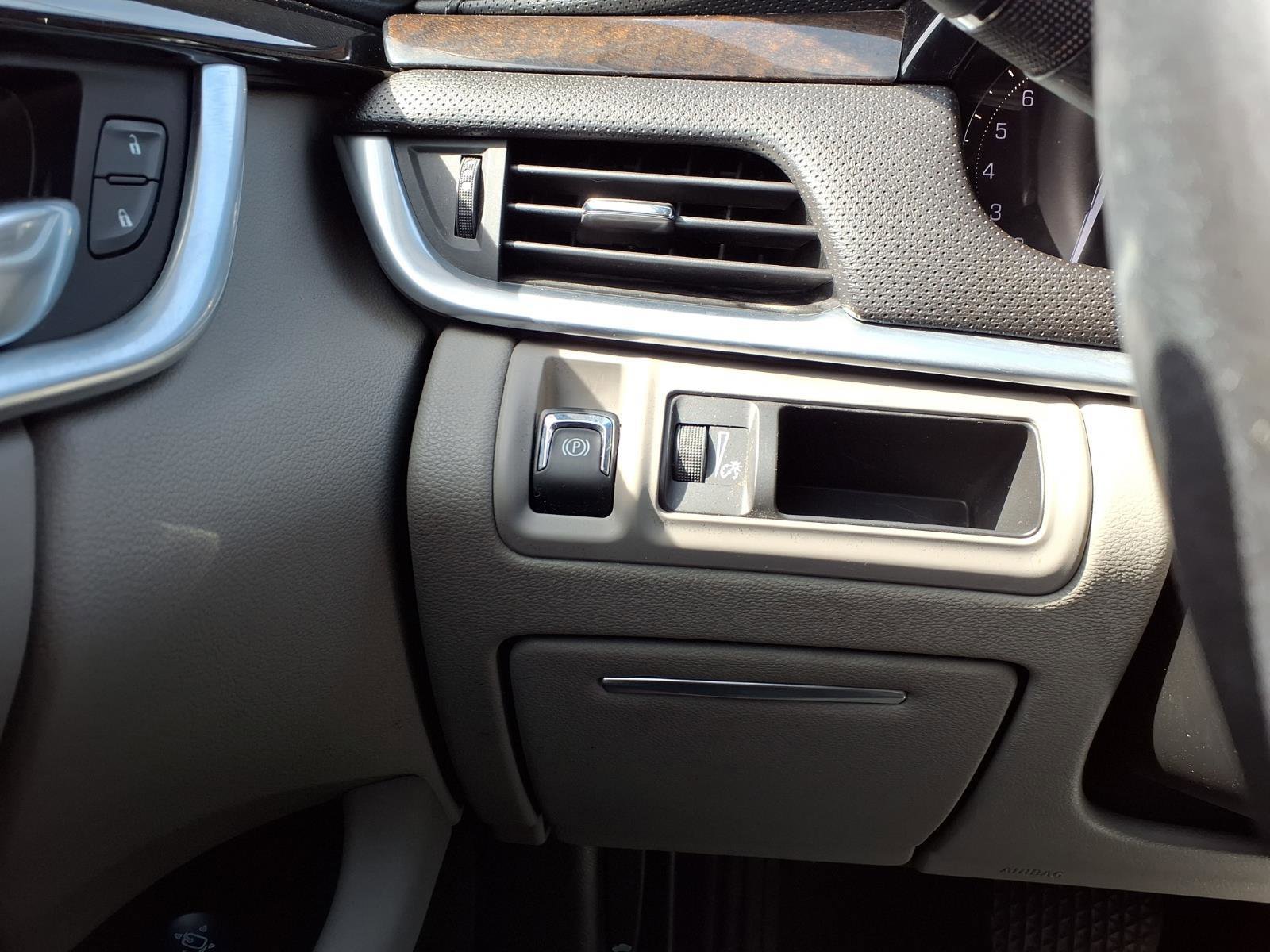 Used 2017 Cadillac XTS Luxury image 18