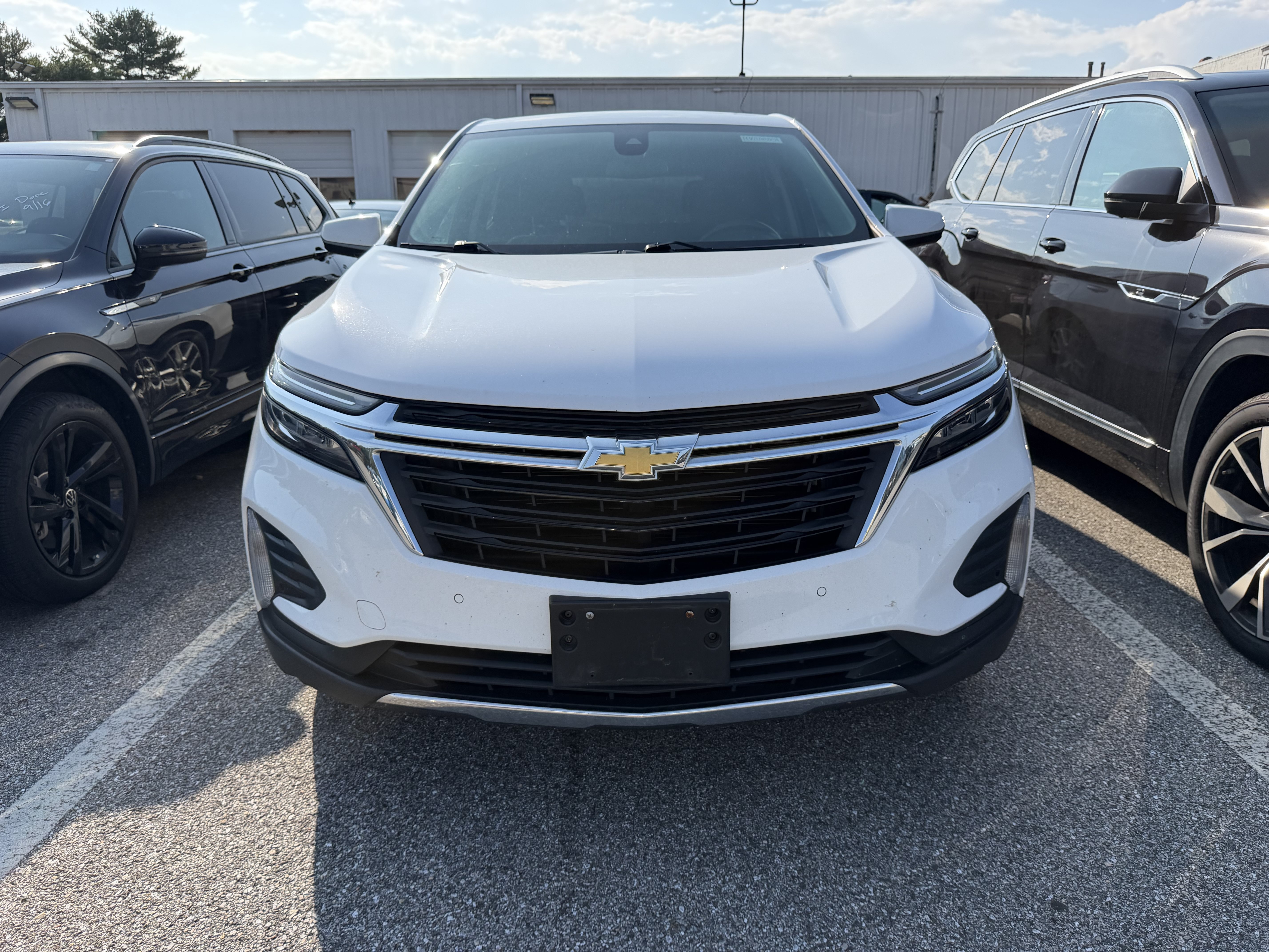 Used 2022 Chevrolet Equinox LT FWD image 2