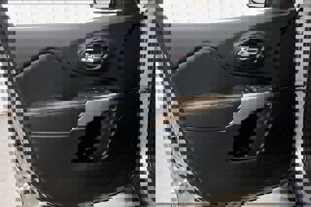 Used 2017 Jeep Cherokee Limited w/ Luxury Group image 21