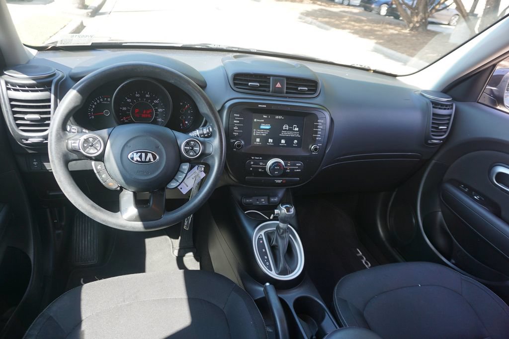 Used 2018 Kia Soul + FWD image 5