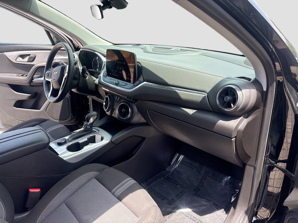 Used 2025 Chevrolet Blazer LT FWD image 29