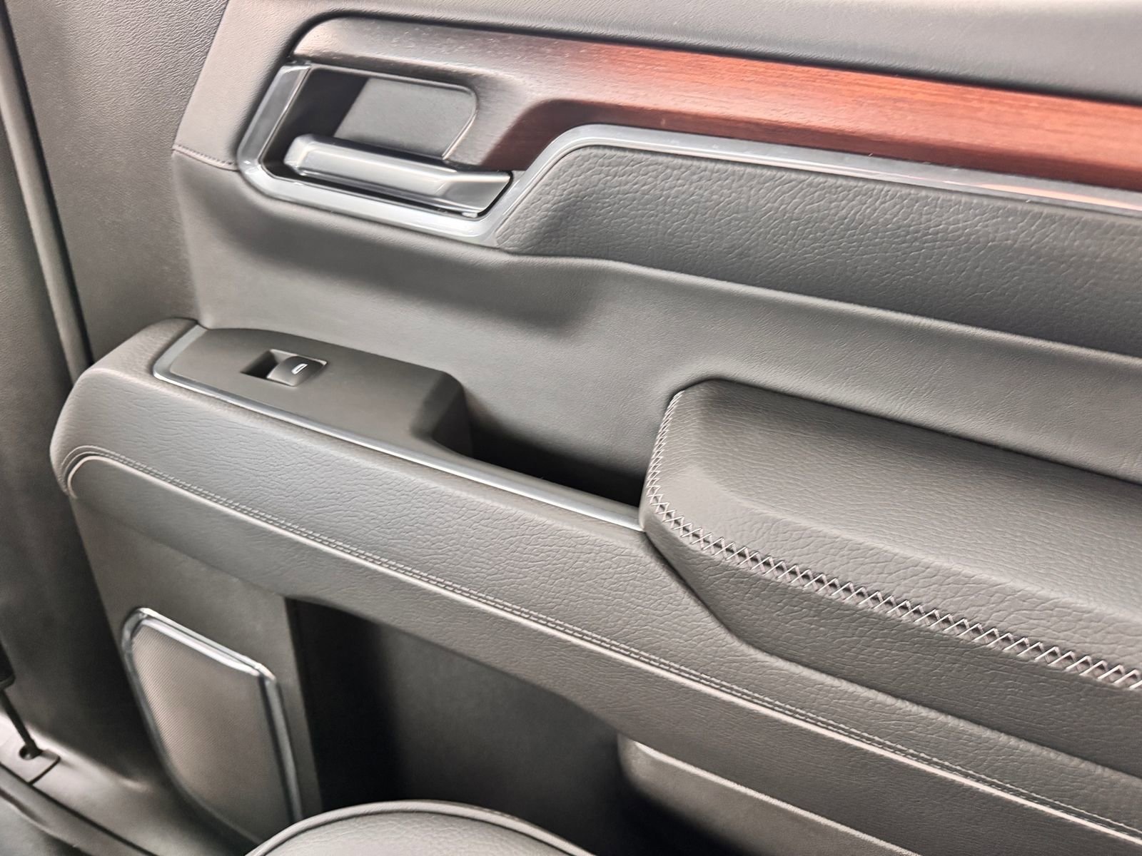 Used 2024 GMC Sierra 1500 Denali w/ Denali Reserve Package image 30