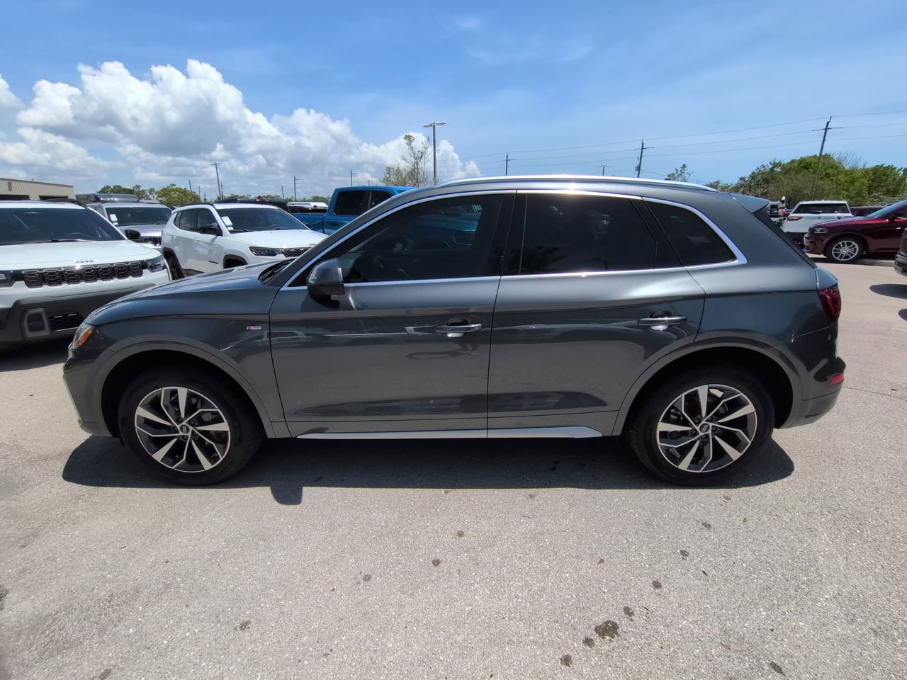 Used 2024 Audi Q5 2.0T Premium w/ Convenience Package AWD/4WD image 8