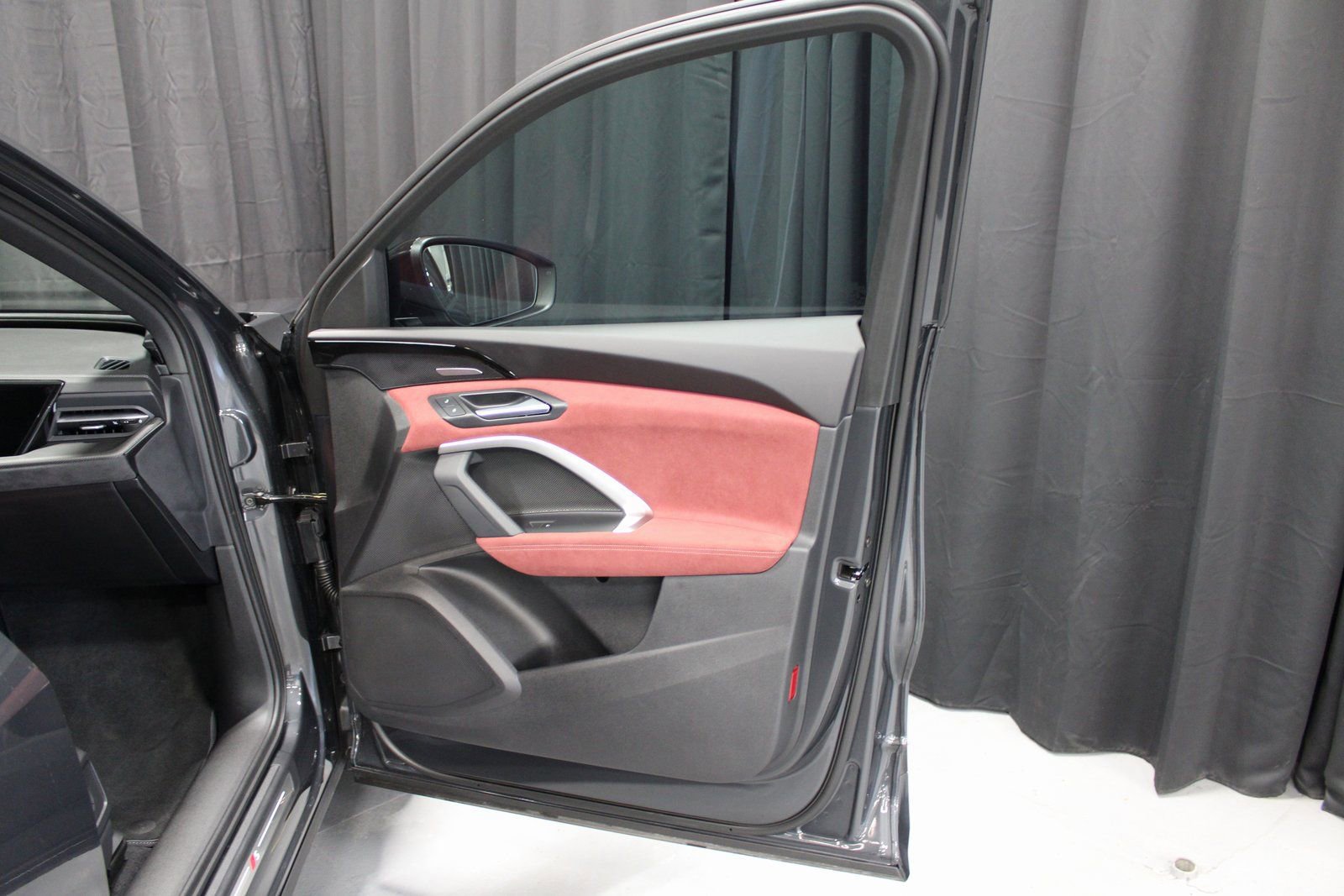 Used 2025 Audi SQ5 Prestige image 25