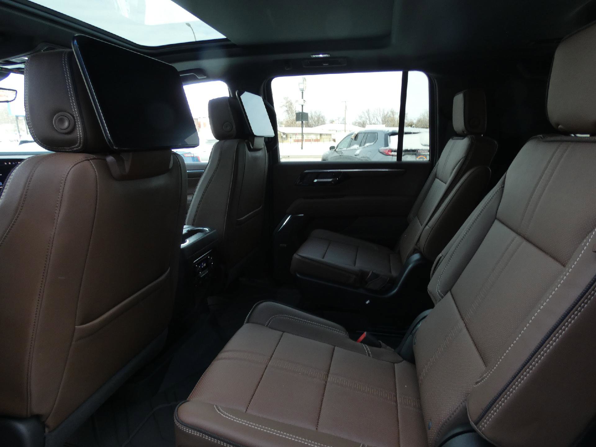 New 2026 Chevrolet Suburban High Country image 13