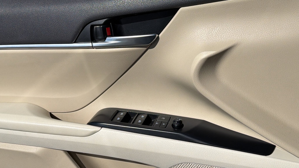 Certified 2018 Toyota Camry LE FWD image 22