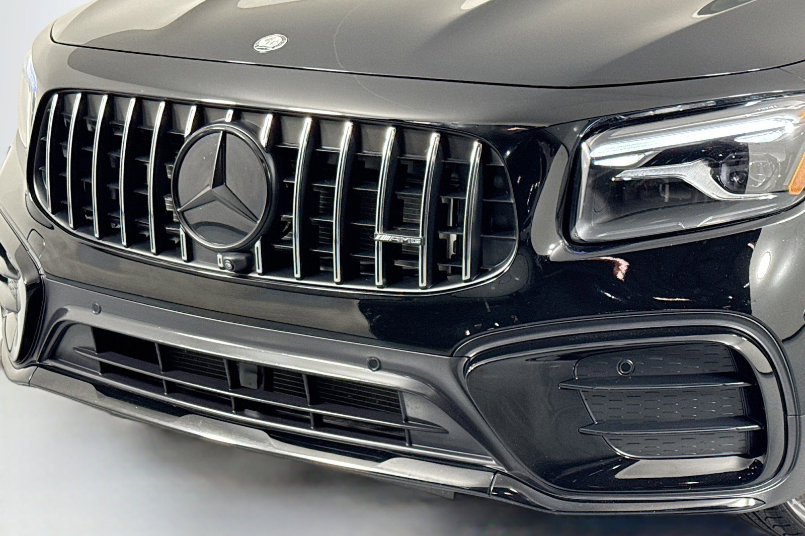 Certified 2025 Mercedes-Benz GLB 35 AMG 4MATIC image 14