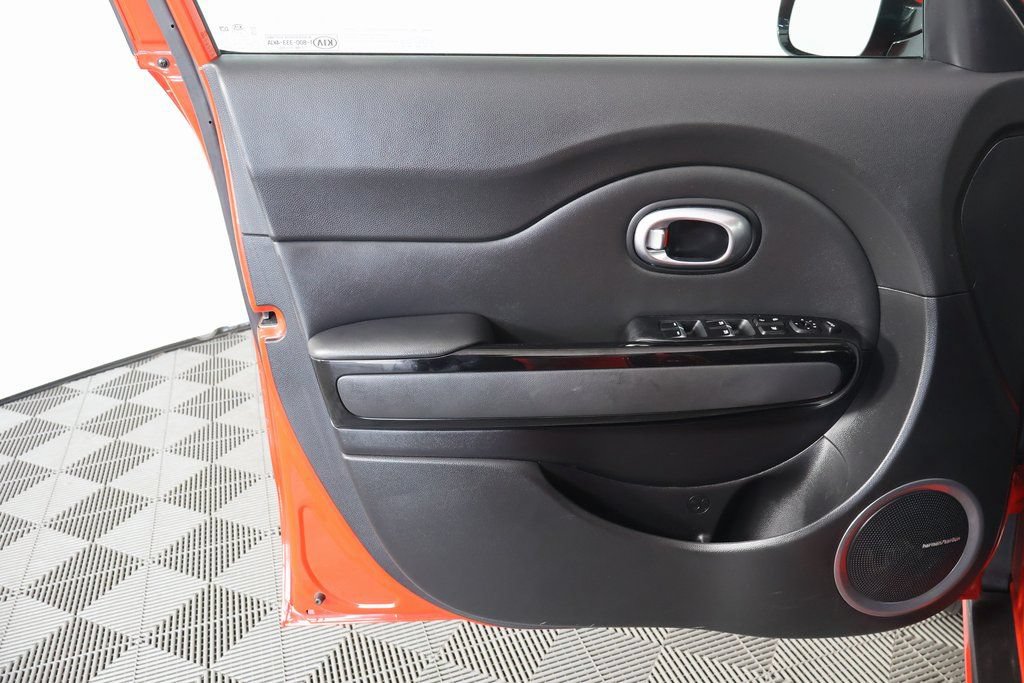 Used 2018 Kia Soul ! w/ Tech Package FWD image 12