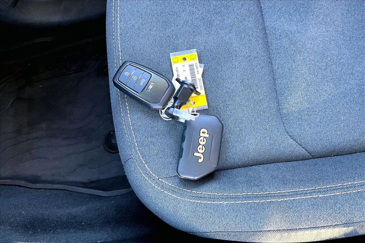 Certified 2024 Jeep Wrangler Willys image 30